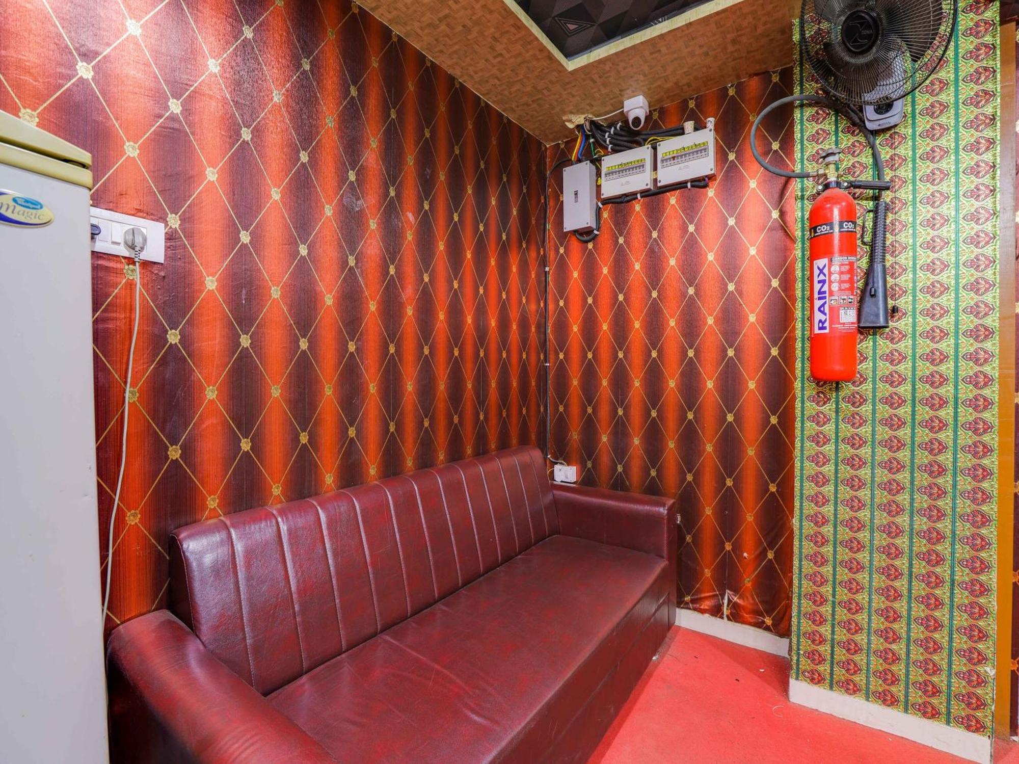 Hotel O Green City Surat Dış mekan fotoğraf